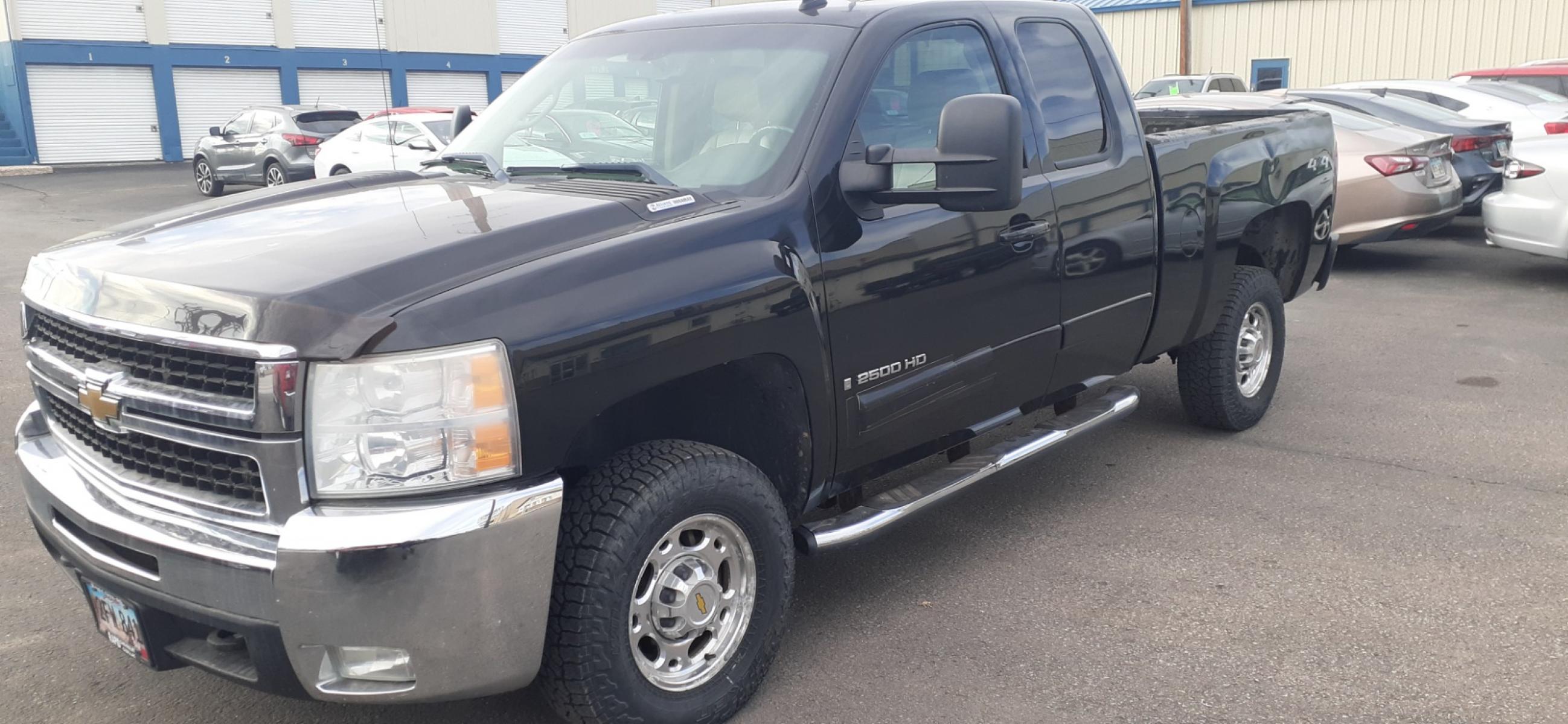 2007 Chevrolet Silverado 2500HD (1GCHK296X7E) , located at 2015 Cambell Street, Rapid City, SD, 57701, (605) 342-8326, 44.066433, -103.191772 - CARFAX AVAILABLE - Photo #1